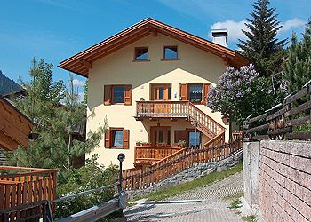 Case con appartamenti Campitello di Fassa: Cesa Silvio Riz - Martin Riz