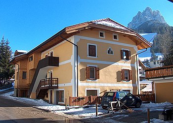 Bytě - San Giovanni di Fassa - Pozza - Zvenčí - v zimě - Photo ID 672