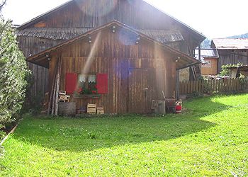 Appartamento a San Giovanni di Fassa - Vigo. Hai nostri clienti offriamo parcheggio privato, parco con giochi, deposito sci con asciuga scarponi, in casa ogni confort e wiifi gratuito.
