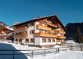 Case con appartamenti San Giovanni di Fassa - Pera: Ciasa Ramon - Bruno Bernard