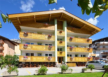 Case con appartamenti San Giovanni di Fassa - Vigo: Mason La Zondra - Iris Brunel