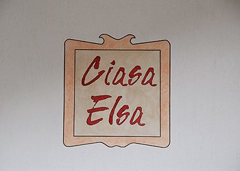 Ciasa Elsa Mountain Apartments - 