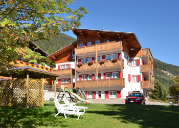 Case con appartamenti San Giovanni di Fassa - Vigo: Ciasa Marlis - M. Elisabetta Pollam
