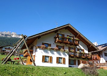 Case con appartamenti San Giovanni di Fassa - Vigo: Villa Rosa - Rosa Cincelli