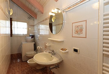 Apartment in Mazzin - Fraz. Campestrin - App.to Uton - Photo ID 10364