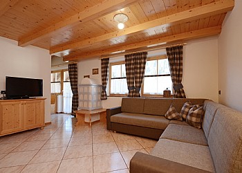 Residences in Campitello di Fassa. APARTMENT TYPE D
The apartment Type D ( 4 bedrooms, 2 bathrooms, kitchen and living- room.
This apartment is designed to accomodate max 8 persons.
The apartment is situated on the second floor.