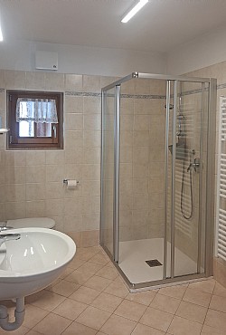Casa Trottner - BAGNO DELLA CAMERA MATRIMONIALE