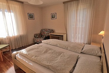 Casa R. Pitscheider - ... and three bedrooms, two doubles and one twin.