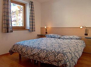 Appartamento a Canazei. CAMERA MATRIMONIALE oppure POSSIBILITA' DI 2 LETTI SINGOLI CON VISTA Col Rodella e Pordoi.