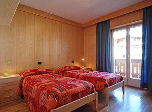Appartamento a San Giovanni di Fassa - Pozza. Camera doppia comoda e confortevole con veduta panoramica
