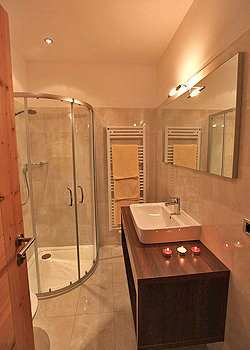 Apartment in Canazei. Two bathrooms with shower and hairdryer.
Towels included in the price.

VISIT OUR WEB SITE www.cesadolomia.com
