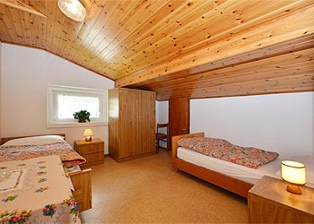 Apartment in Canazei. Tirth Bedroom with 2 single beds