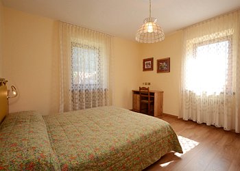 Appartamento a Moena. Camera numero 1 (vista1).
