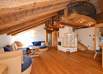 Appartamento a San Giovanni di Fassa - Pozza. Lo Chalet è dotato di ogni tipo di confort ed è arredato in perfetto stile montano per un soggiorno da ricordare