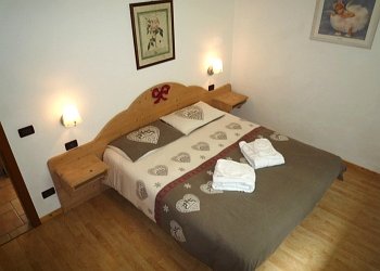 Residence a San Giovanni di Fassa - Pera. App.to nr. 2: cameretta con 2 letti singoli o secondo matrimoniale.