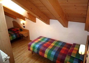 Residences in San Giovanni di Fassa - Pera. Flat nr. 4: 2nd bedroom with 2 singolbeds.