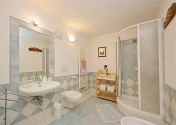 Apartment in Canazei. Bathrooms apartment threerooms Resa Ladina with nice ydromassage shower