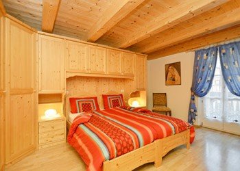 Chalet Tobià de Vale - Wohnung Azola da mont
1 erste grosseDoppelzimmer