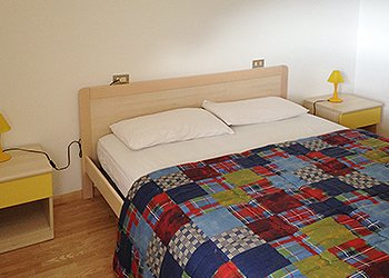 Appartamento a Campitello di Fassa. La seconda camera matrimoniale con letti separabili
