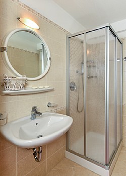 Ciasa Lino Apartments - 