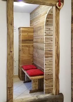 Appartamento a Canazei. SPECCHIO INGRESSO
