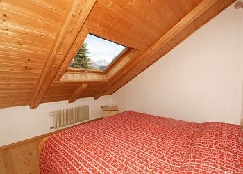 Appartamento a San Giovanni di Fassa - Pozza. Camera matrimoniale.