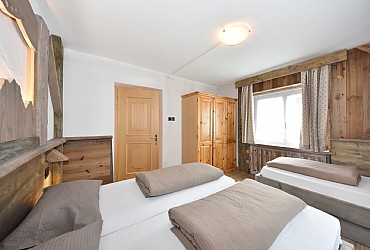 Apartment in Campitello di Fassa - Favè 1 - Photo ID 8201