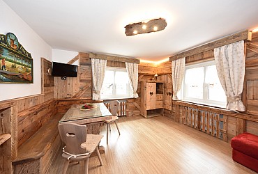 Apartment in Campitello di Fassa - Favè 1 - Photo ID 8204