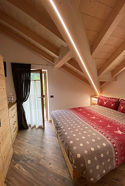 Appartamento a San Giovanni di Fassa - Pera. Camera matrimoniale con balcone