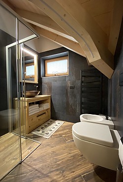 Appartamento a San Giovanni di Fassa - Pera. Bagno zona notte