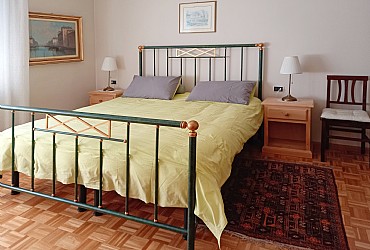 Appartamento a Moena. Letto matrimoniale + terzo letto aggiunto.