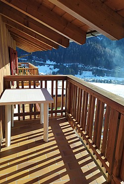 Appartamento a Moena. Balcone rivolto a sud